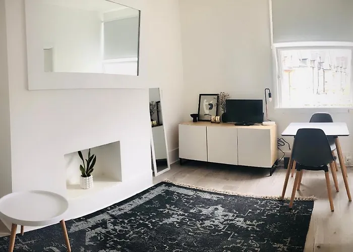 Bright Chiswick Apartment - Great Location